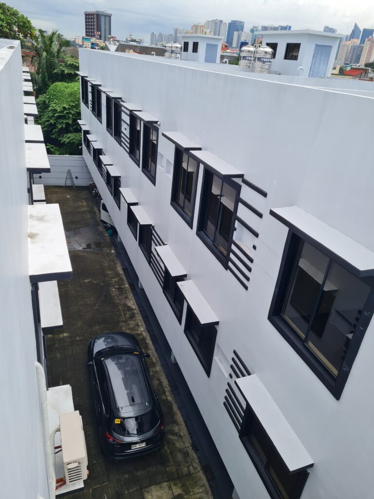 12 New Townhomes in Pasay – Investment Opportunity 25 row view from the top