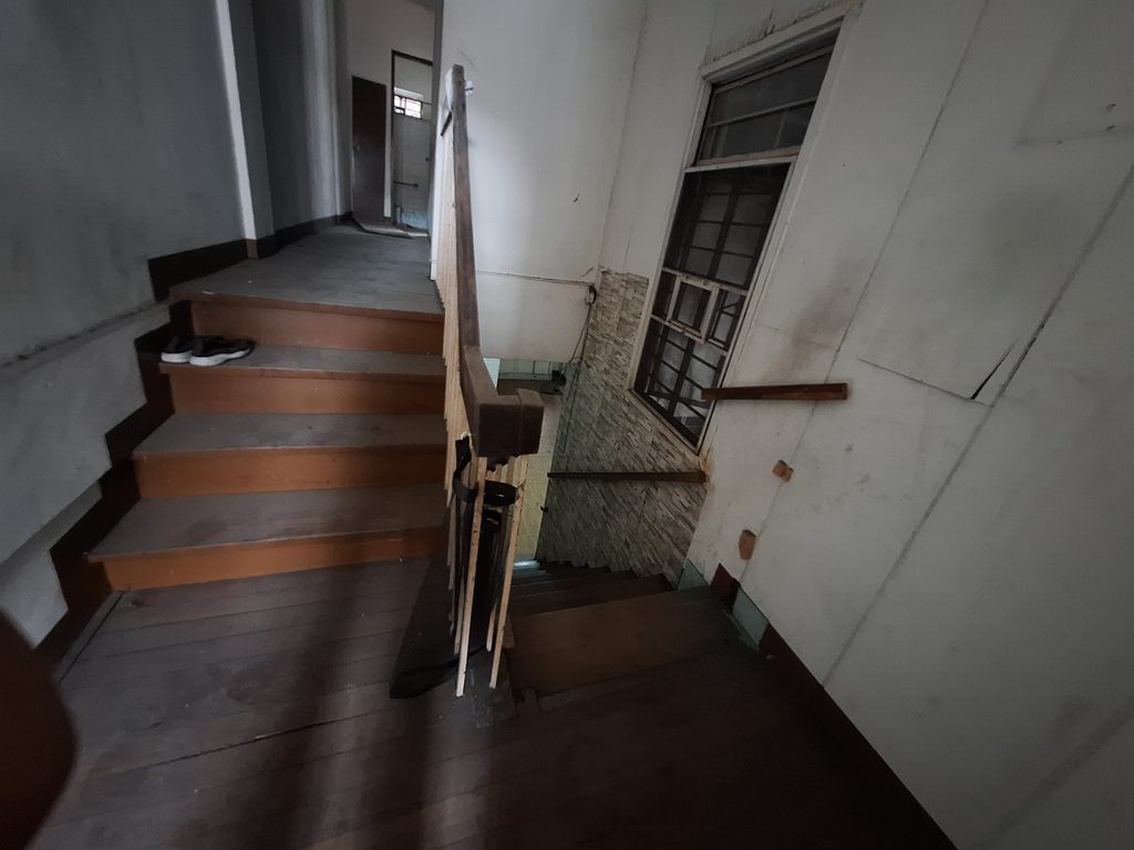 9 2view of 2 stairs